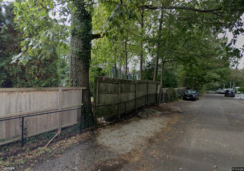 30 Lakewood Cir N, Greenwich, CT 06830 - photo 1