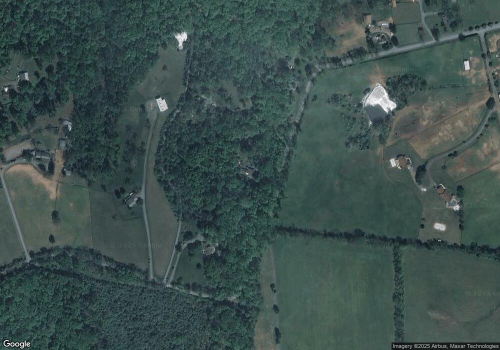 21571 Oatlands Rd, Aldie, VA 20105 - photo 1