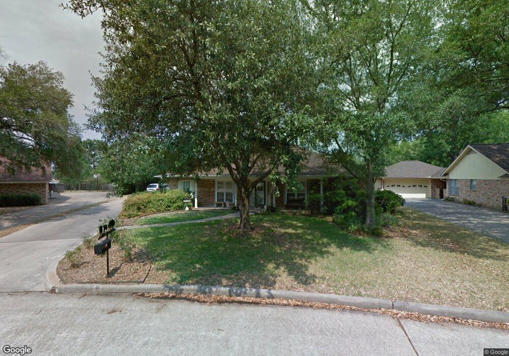 614 E Pecan Dr, Tomball, TX 77375 - photo 1