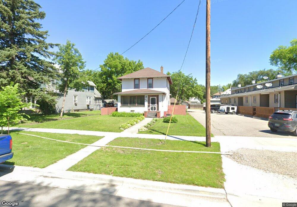 811 8th Ave N, Fargo, ND 58102 - photo 1