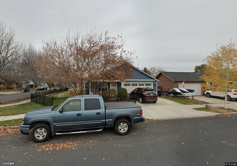 1067 SW 33rd St, Redmond, OR 97756 - photo 1