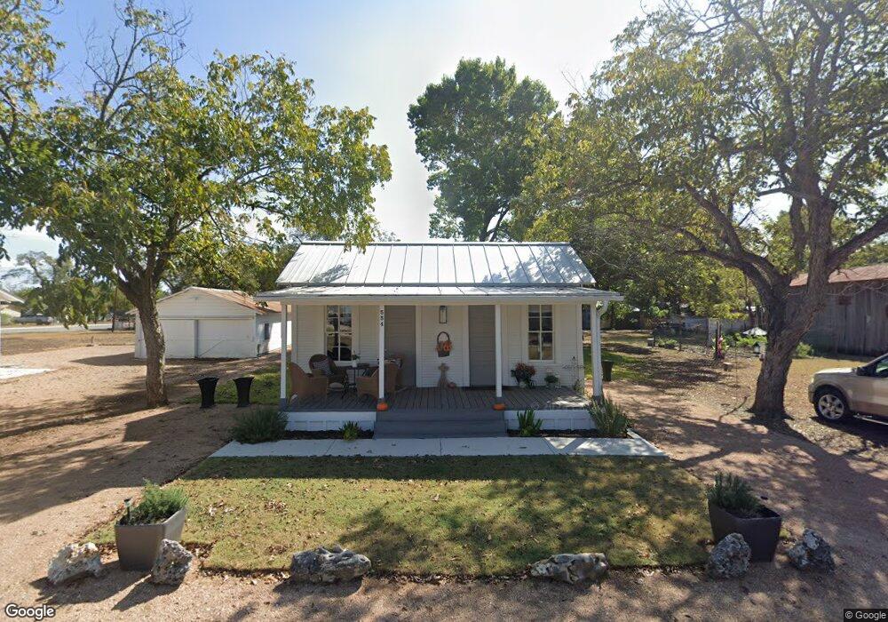 554 E North St, New Braunfels, TX 78130 - photo 1