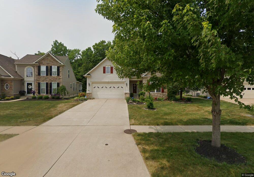 137 Cobblestone Ct, Berea, OH 44017 - photo 1