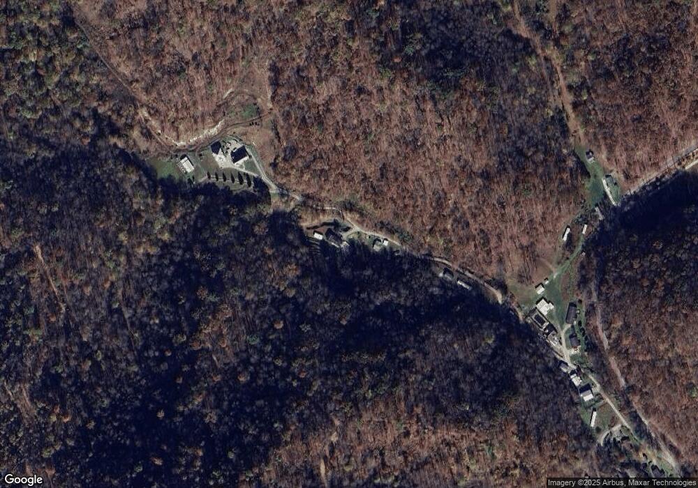 327 Browning Rd, Logan, WV 25601 - photo 1