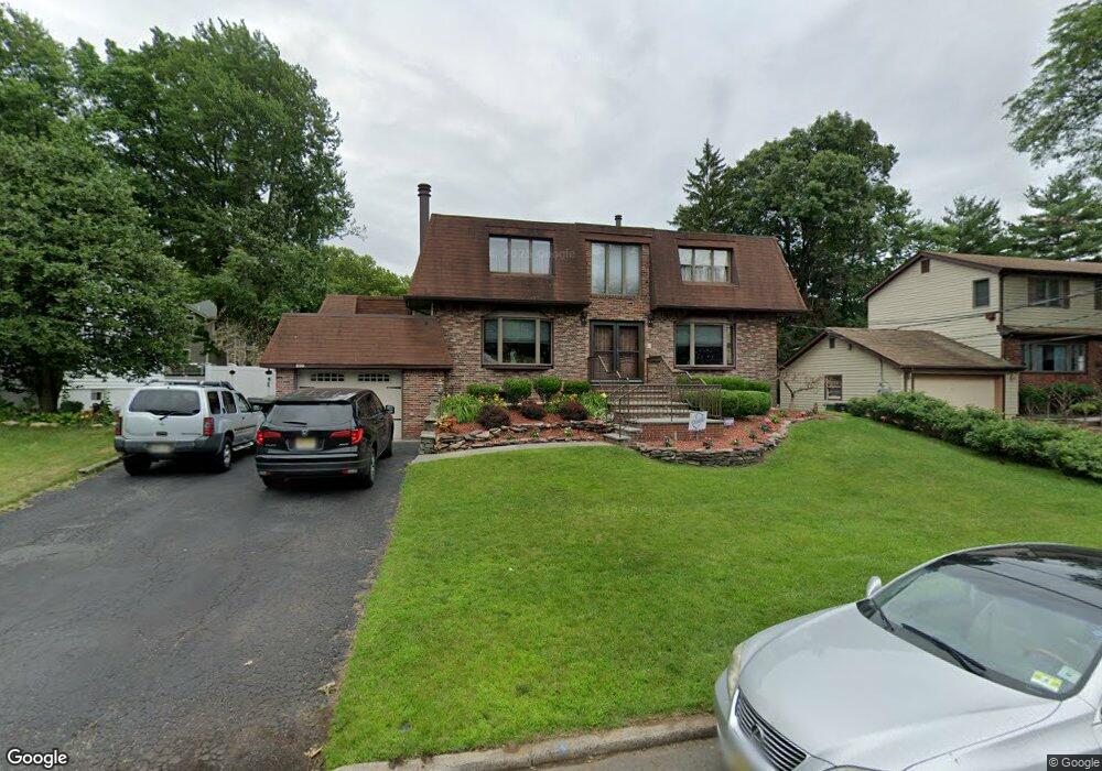 290 Beechwood Dr, Paramus, NJ 07652 - photo 1