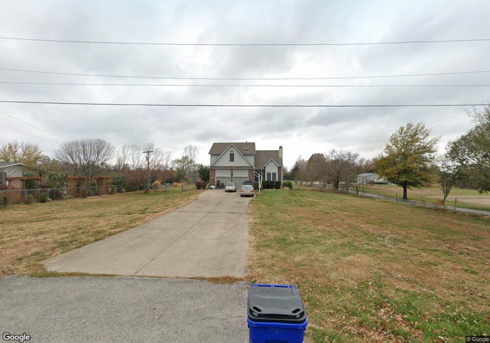 7320 Aminda Dr, Shawnee, KS 66227 - photo 1