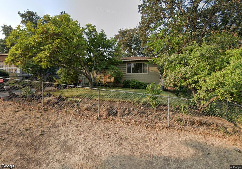 712 W 16th St, the Dalles, OR 97058 - photo 1