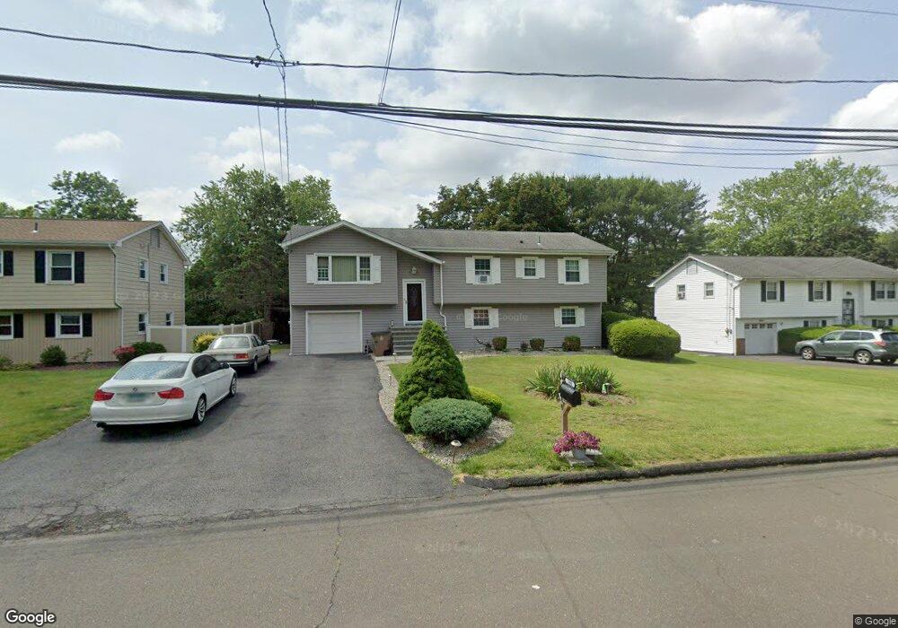 180 Woodridge Dr S, Stamford, CT 06902 - photo 1