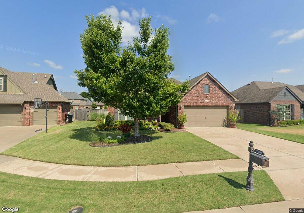 7909 S Fir Place, Broken Arrow, OK 74011 - photo 1