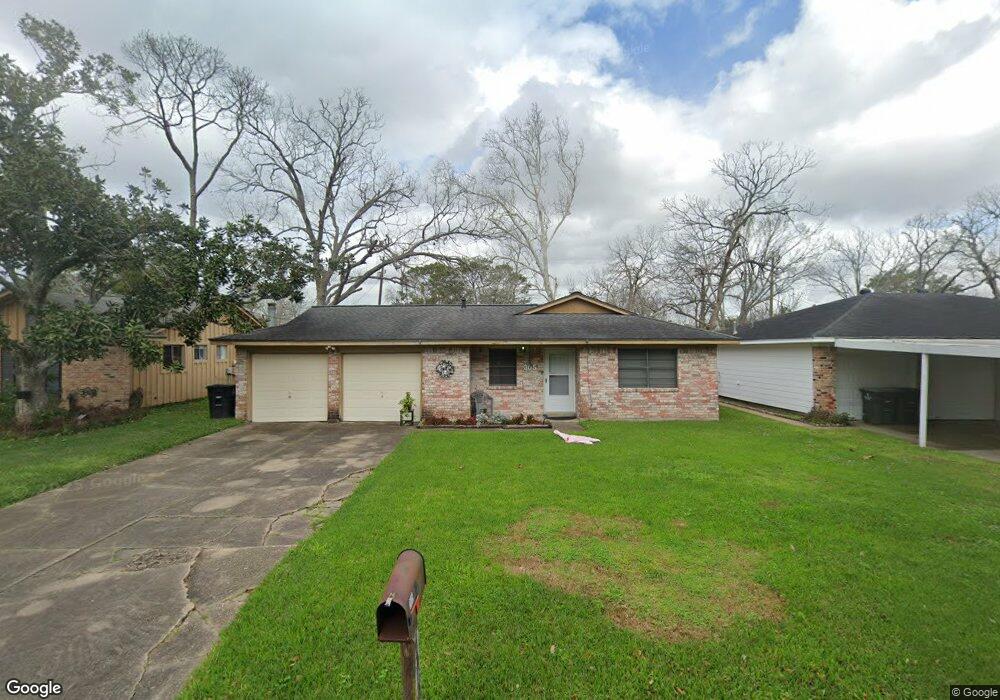 305 Cypress St, Alvin, TX 77511 - photo 1