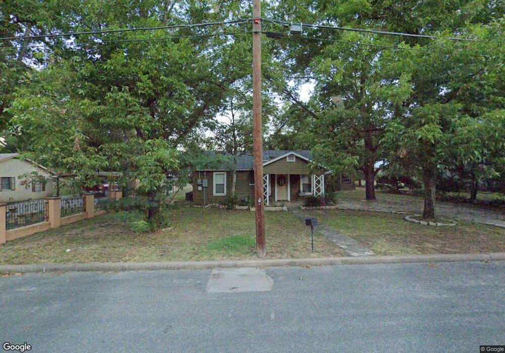 508 N Edison St, Fredericksburg, TX 78624 - photo 1