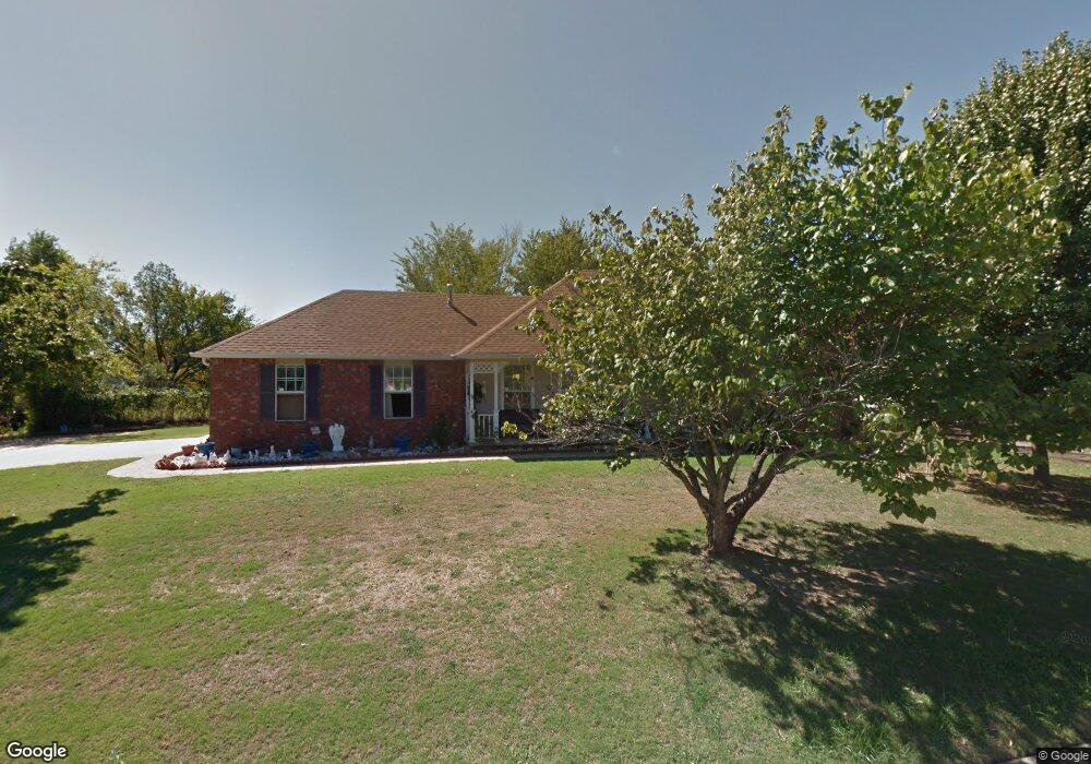 1009 N Douglas Dr, Claremore, OK 74017 - photo 1