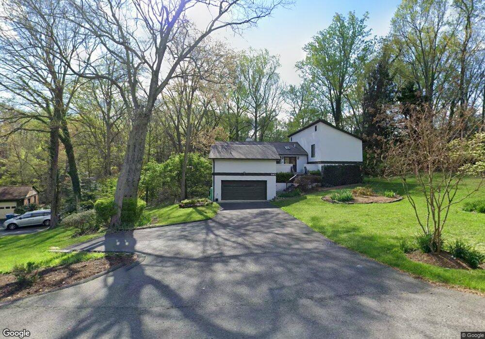 941 Swinks Mill Rd, McLean, VA 22102 - photo 1