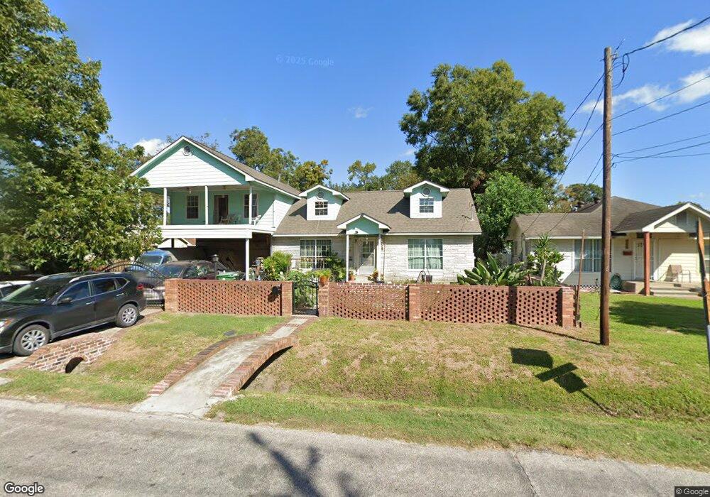 713 Caplin St, Houston, TX 77022 - photo 1