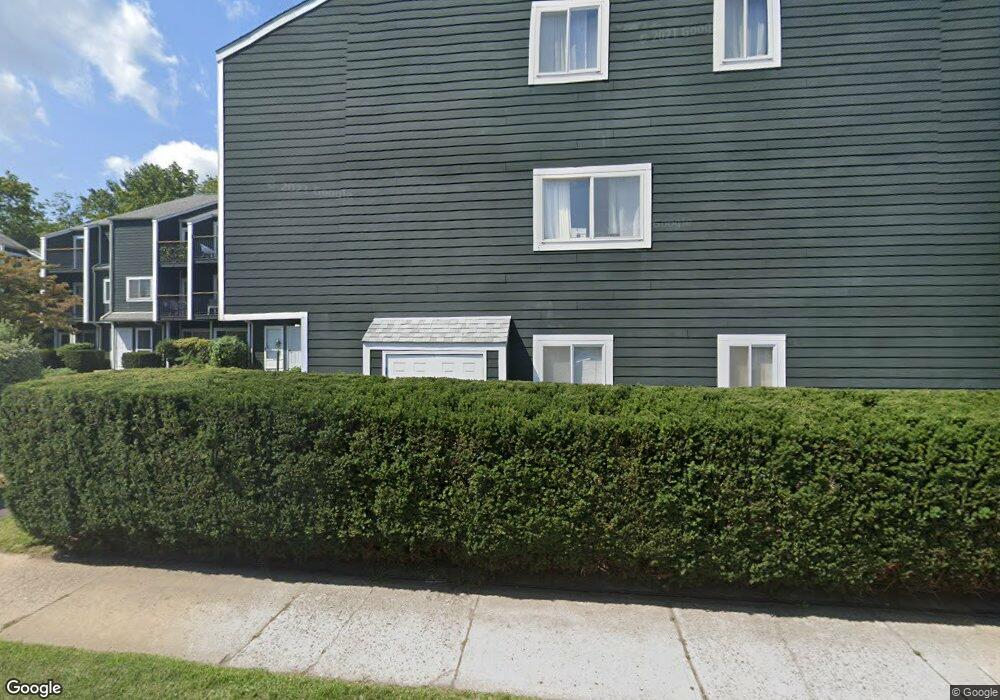 22 Dr Martin Luther King jr Dr unit B-2, Norwalk, CT 06854 - photo 1