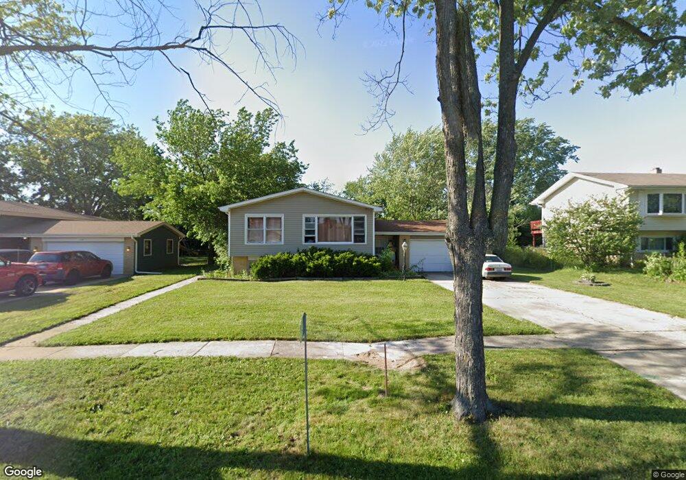 15W668 Patricia Ln, Elmhurst, IL 60126 - photo 1