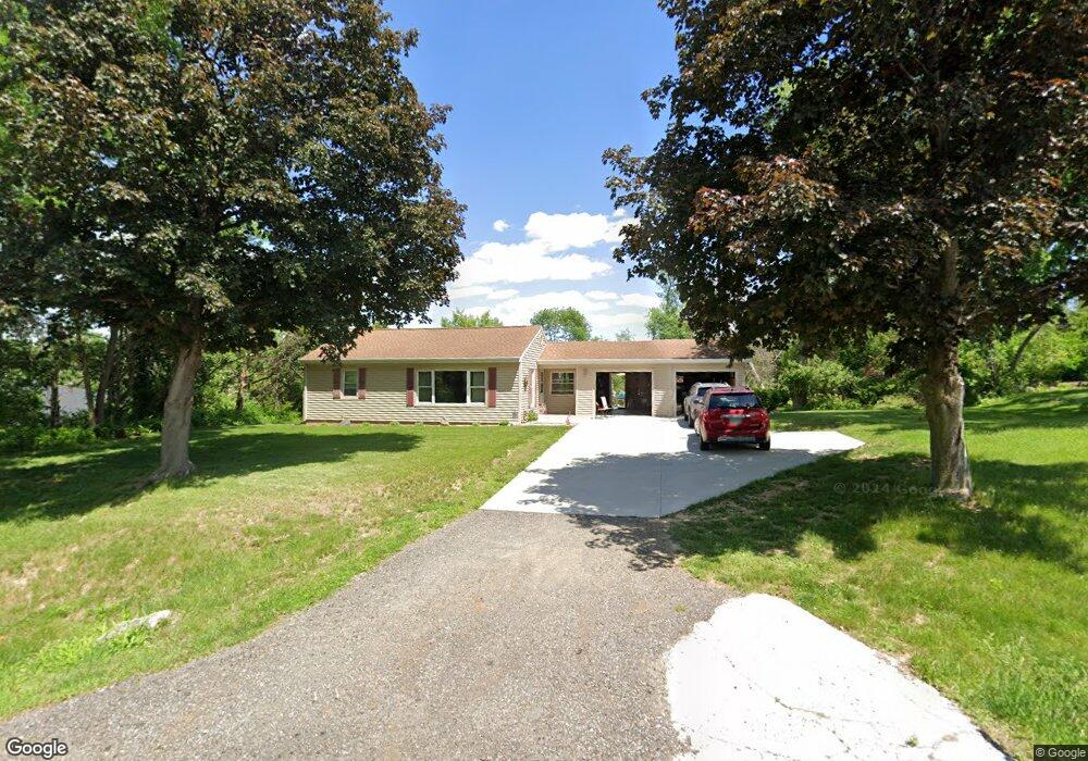 1270 42nd St SE, Cedar Rapids, IA 52403 - photo 1