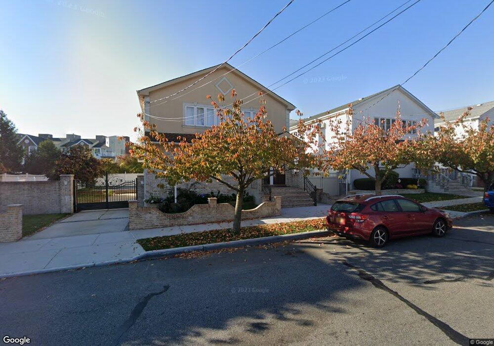 9454 Magnolia Ct unit 1A, Ozone Park, NY 11417 - photo 1
