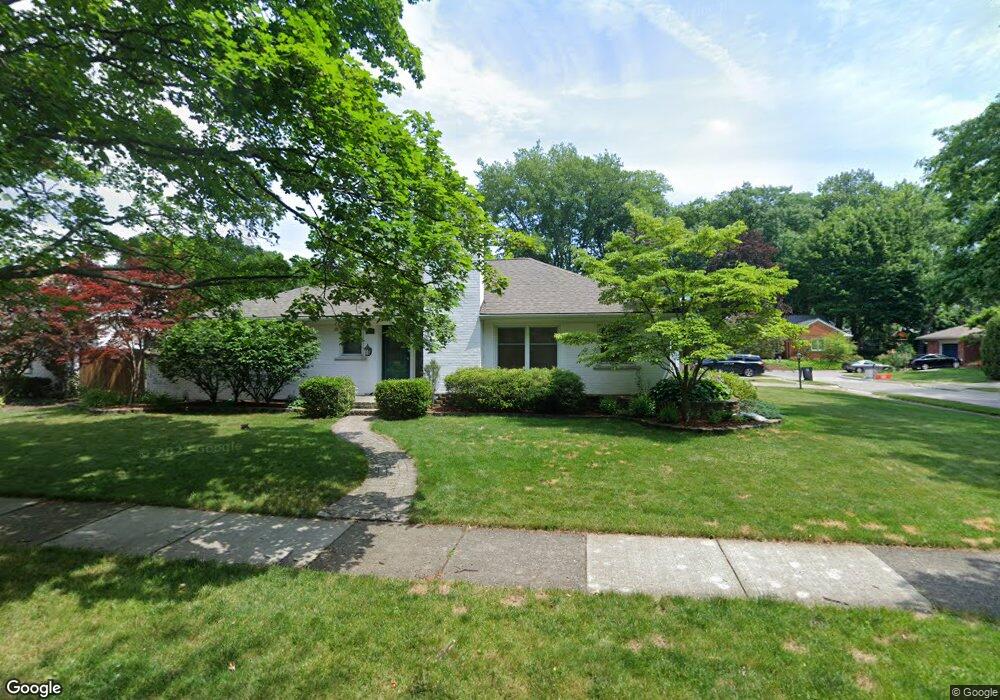320 Stephens Rd, Grosse Pointe Farms, MI 48236 - photo 1