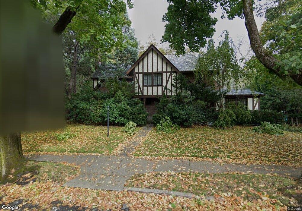 106 Monadnock Rd, Chestnut Hill, MA 02467 - photo 1