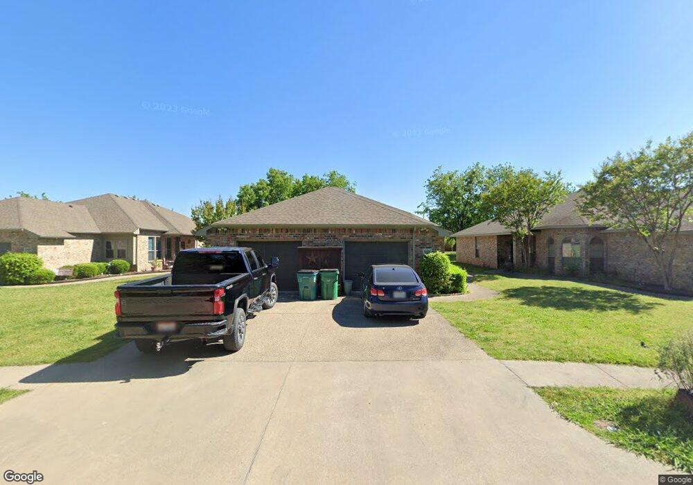 1604 Diamond Cir, Gainesville, TX 76240 - photo 1