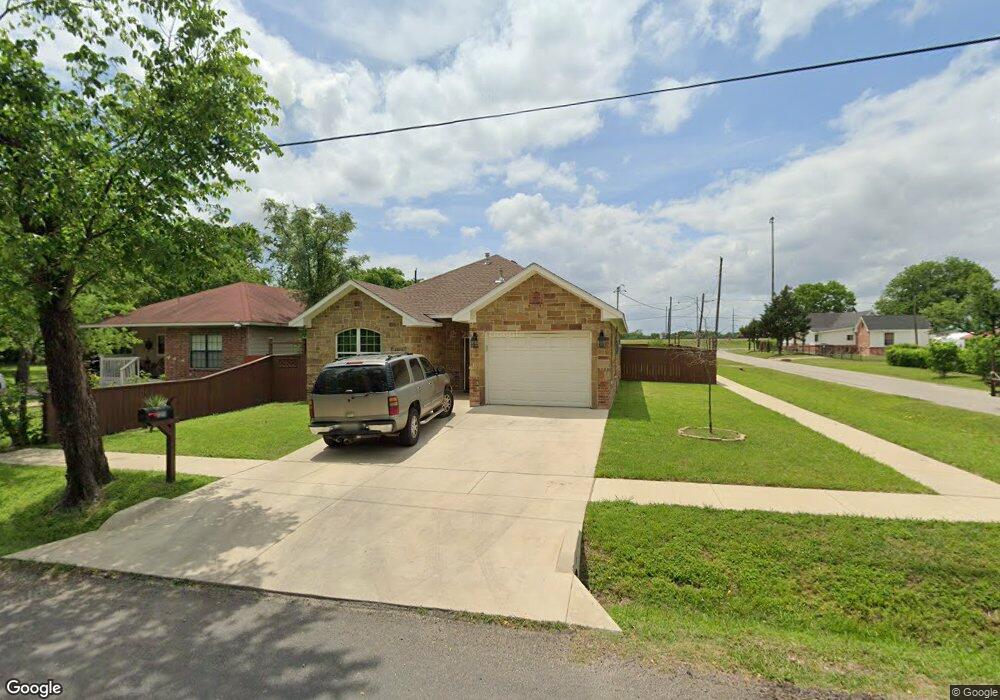 1211 N Breckenridge St, Ennis, TX 75119 - photo 1