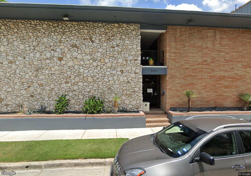 935 Byrne St unit 12, Houston, TX 77009 - photo 1