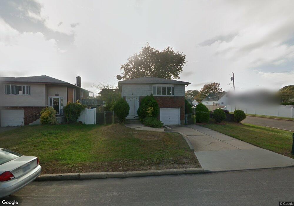 179 W Lake Dr, Lindenhurst, NY 11757 - photo 1