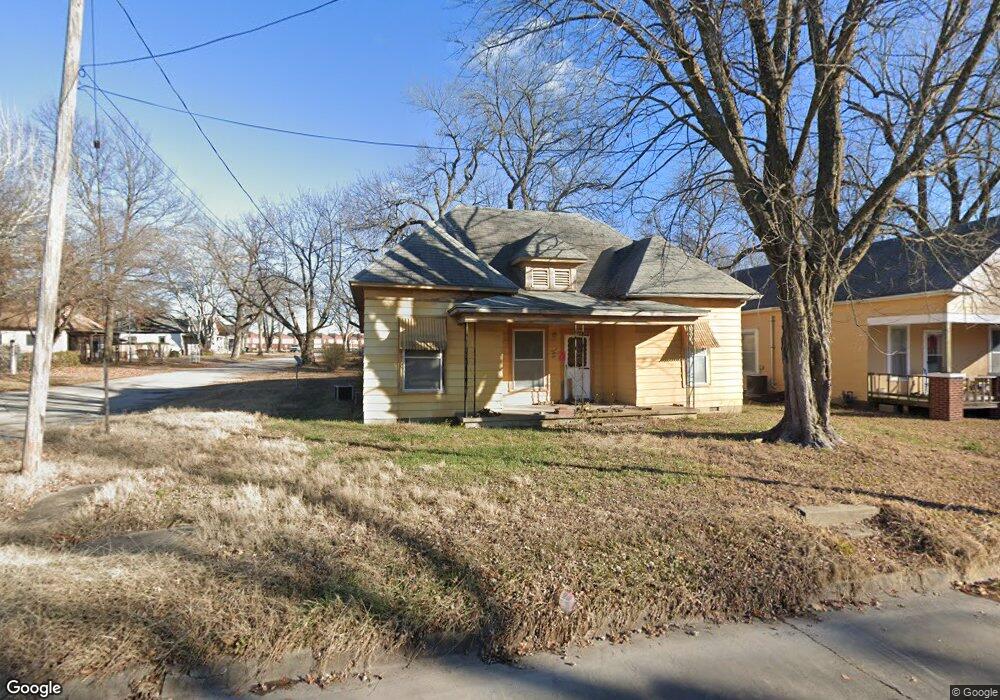 721 N 26th St, Parsons, KS 67357 - photo 1