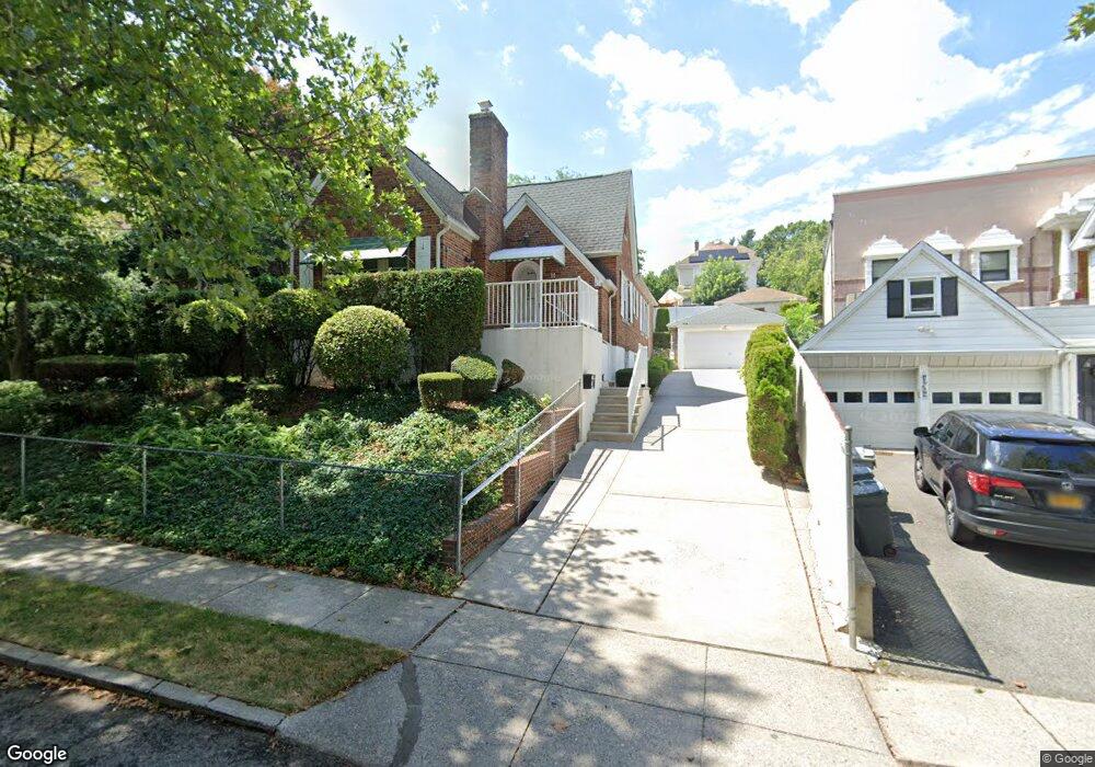 14 Labau Ave, Staten Island, NY 10301 - photo 1