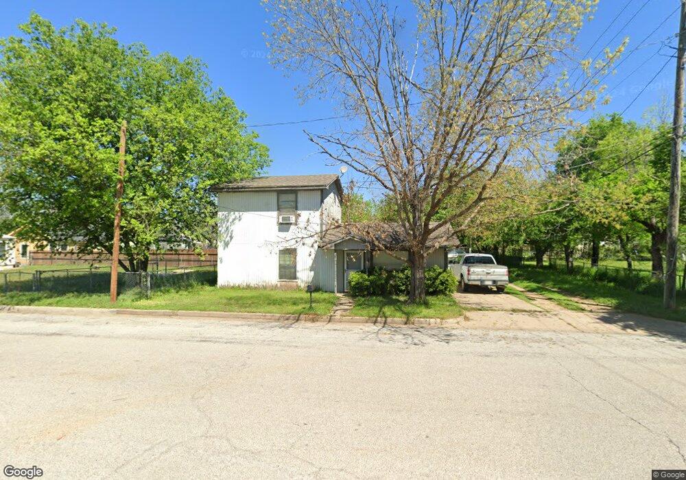 210 W 3rd St, Weatherford, TX 76086 - photo 1