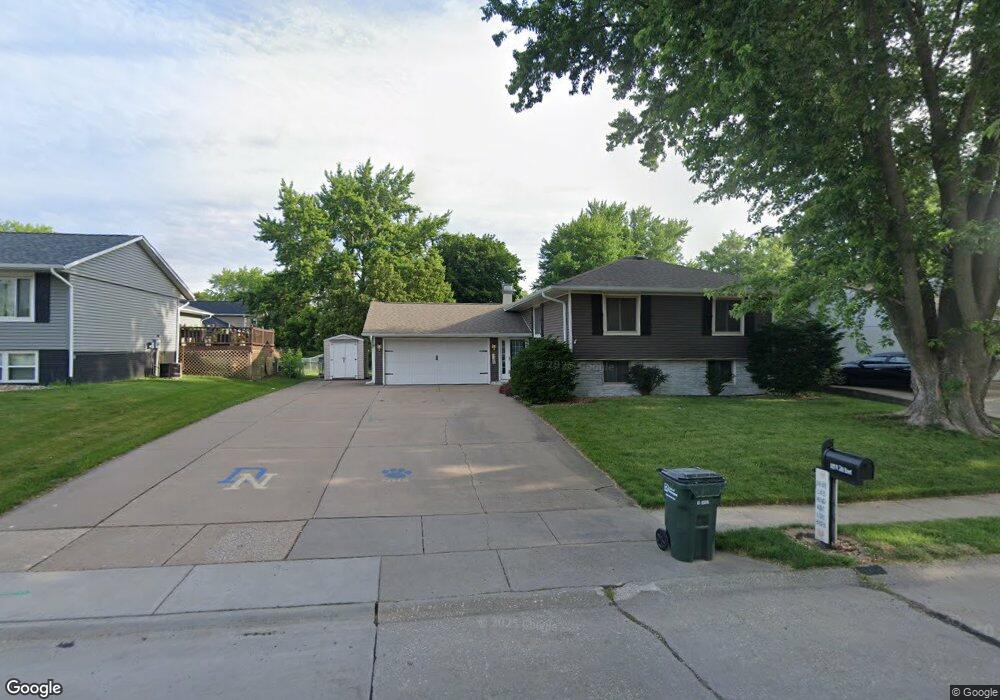 1428 W 57th St, Davenport, IA 52806 - photo 1