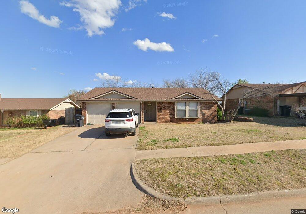 620 Whispering Oaks Blvd, Moore, OK 73160 - photo 1