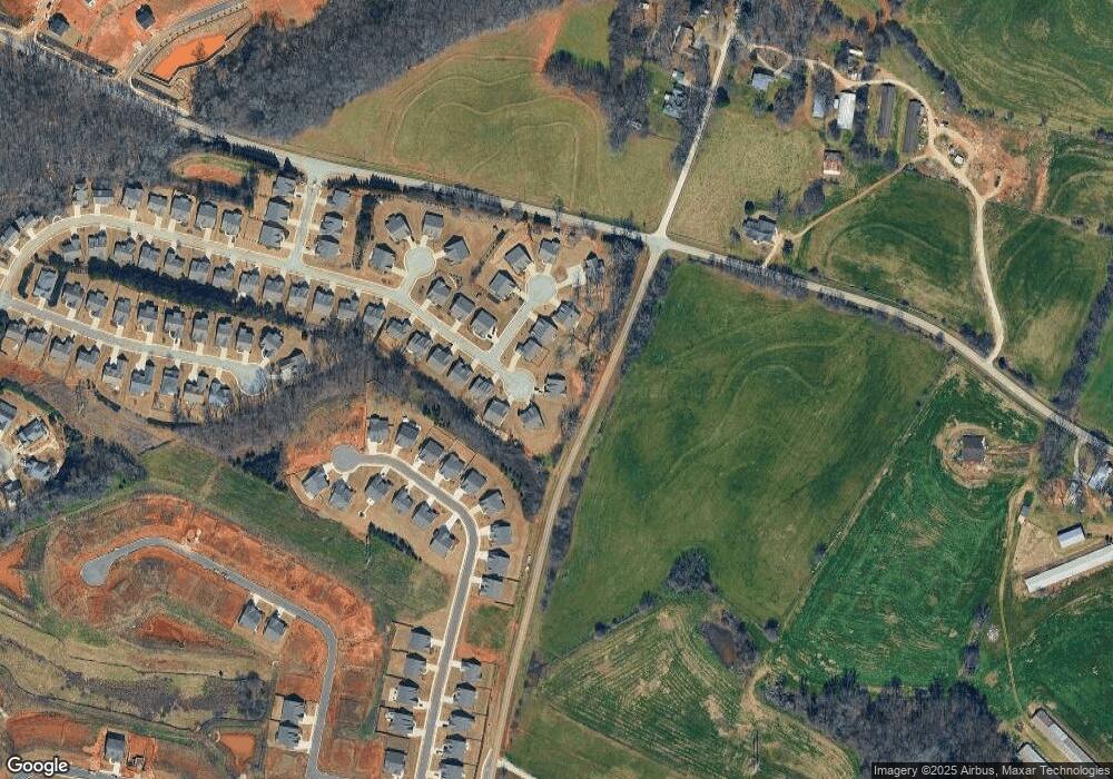 825 Lakeview Bend Cir, Jefferson, GA 30549 - photo 1