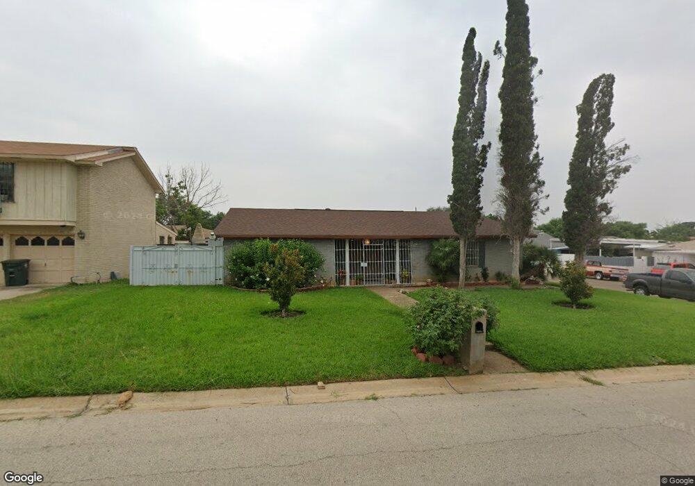 1501 Hibiscus Ln, Laredo, TX 78041 - photo 1