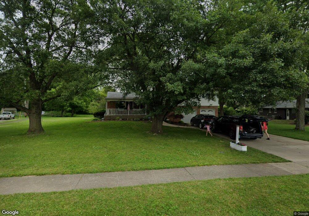 895 Meadow Ln, Xenia, OH 45385 - photo 1