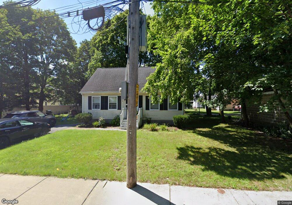 146 Washington Cir, Woburn, MA 01801 - photo 1