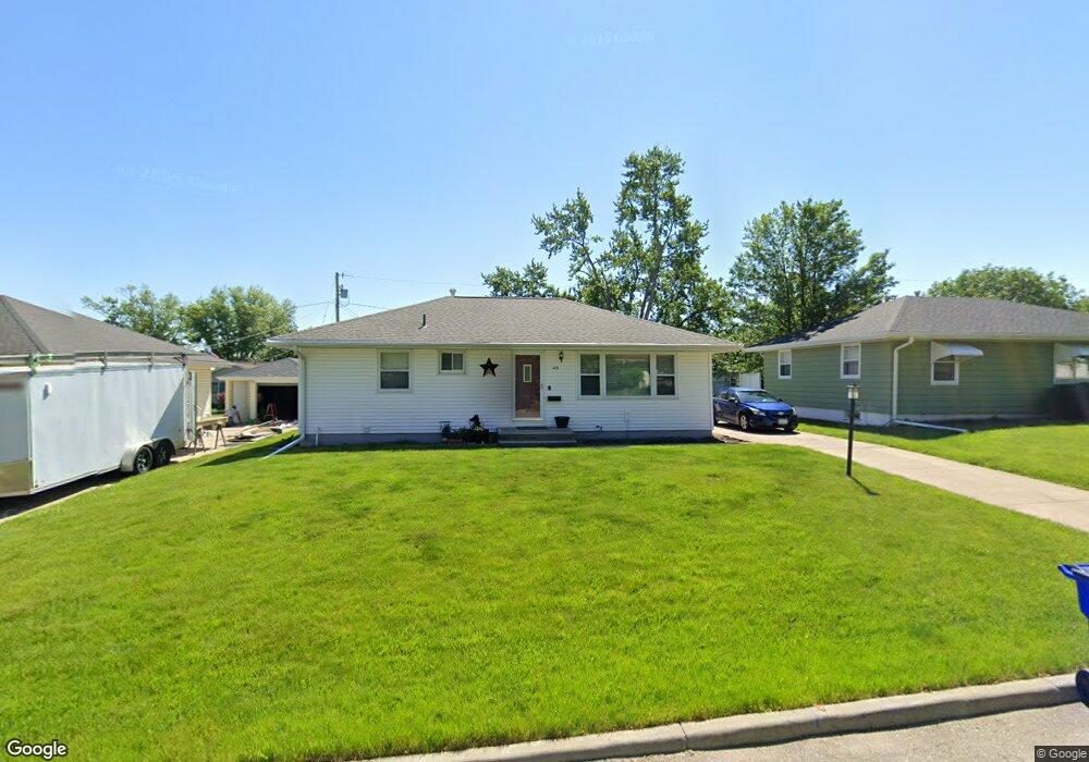 415 24th St NW, Cedar Rapids, IA 52405 - photo 1