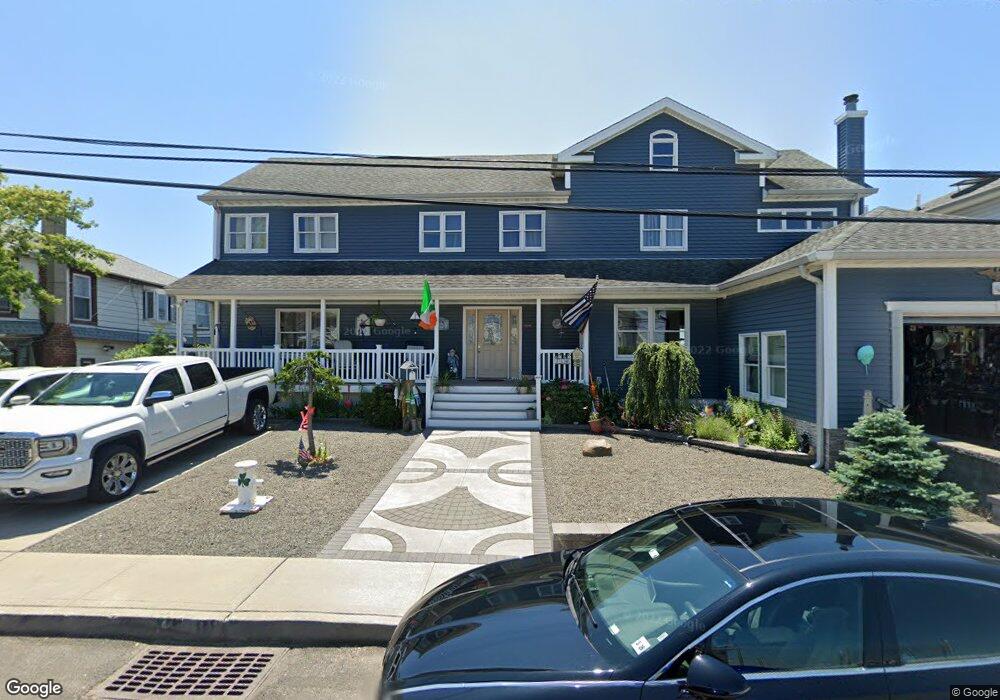 54 W 10th Rd, Broad Channel, NY 11693 - photo 1