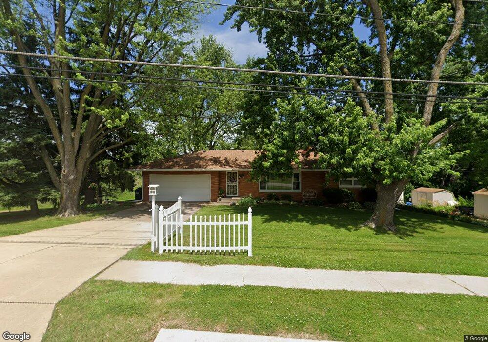 2442 E 46th St, Davenport, IA 52807 - photo 1