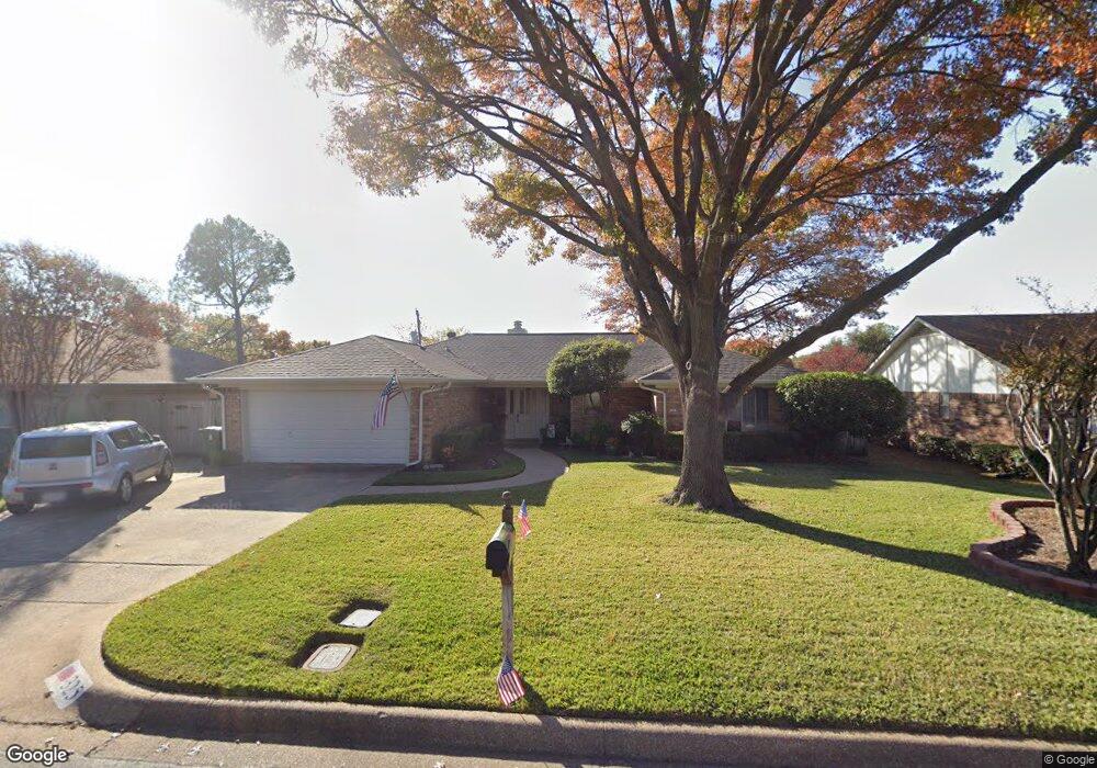 325 Northglen Dr, Hurst, TX 76054 - photo 1