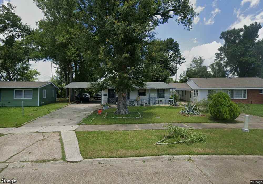 3524 Columbus Cir, Lake Charles, LA 70607 - photo 1