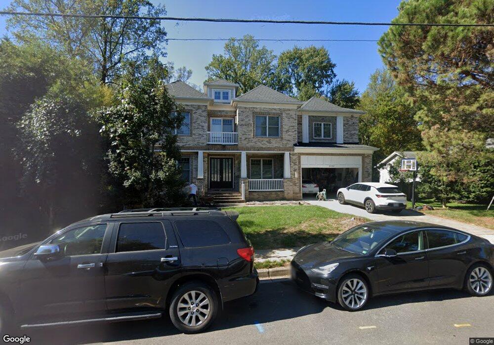 2532 Drexel St, Vienna, VA 22180 - photo 1