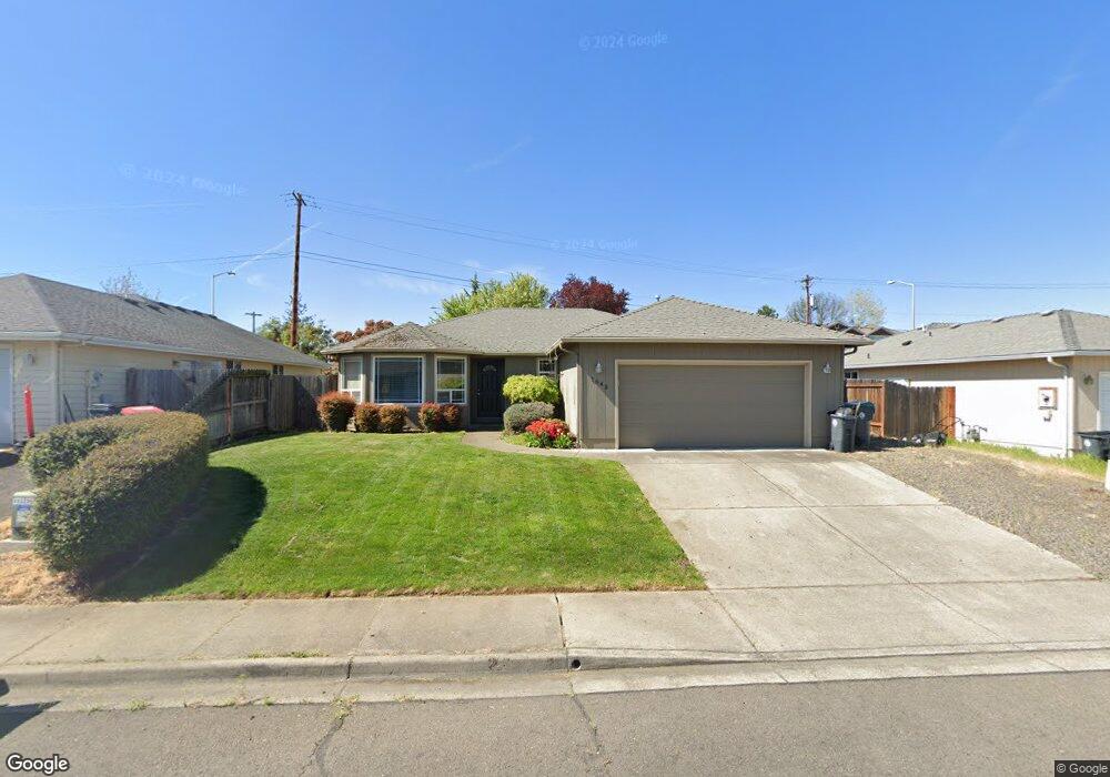 1043 Lathrop Dr, Central Point, OR 97502 - photo 1