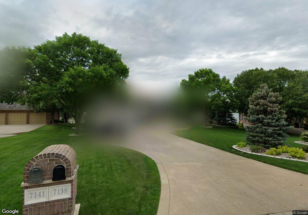 7138 SW Robins Dr, Topeka, KS 66610 - photo 1