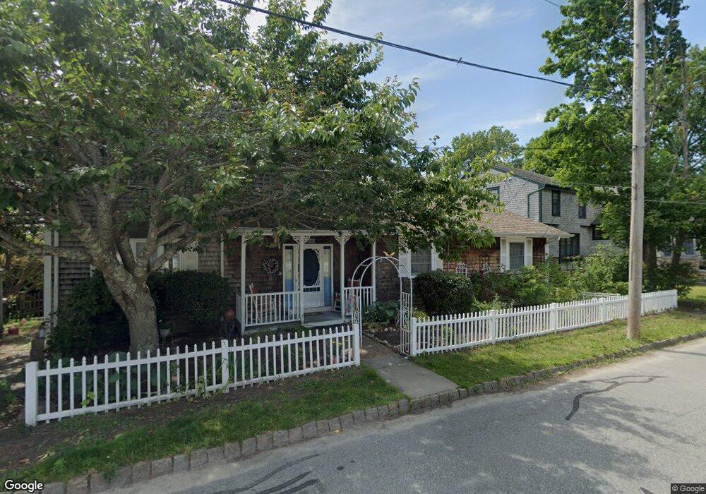 28 Cherry St, Fairhaven, MA 02719 - photo 1