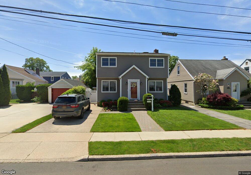 1007 Naple Ave, Franklin Square, NY 11010 - photo 1