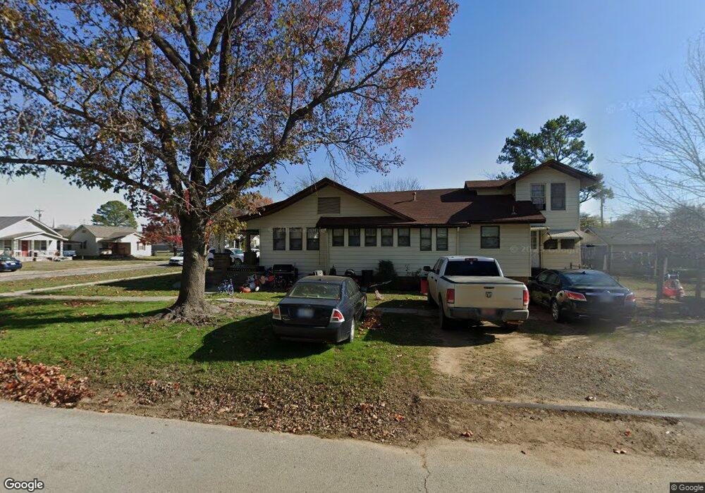 811 W Moore St, Henryetta, OK 74437 - photo 1