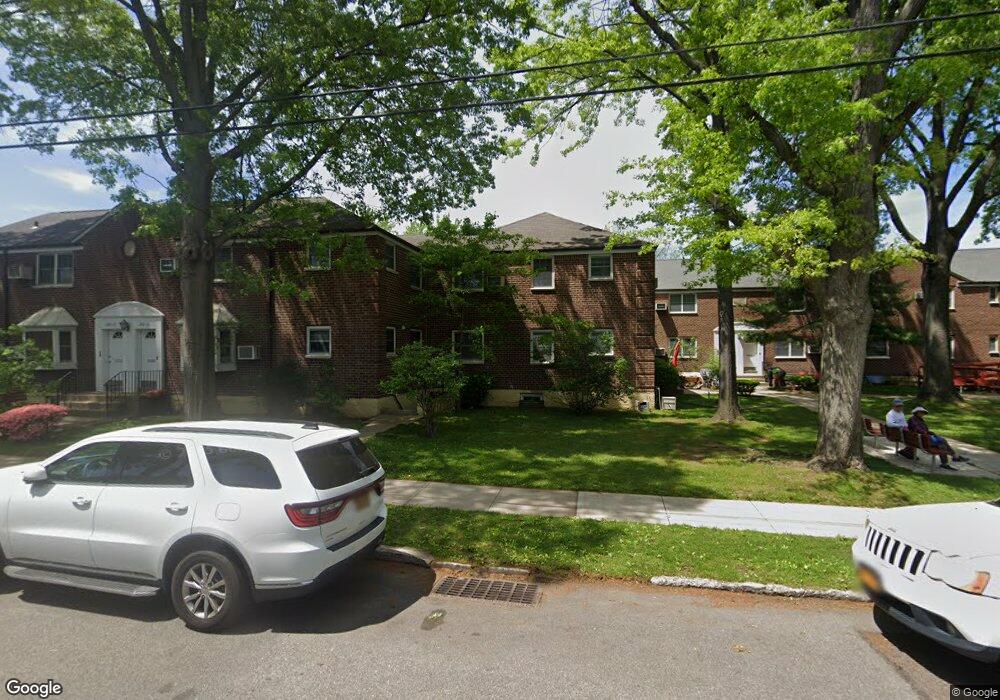 5727 Marathon Pkwy unit Upper, Little Neck, NY 11362 - photo 1