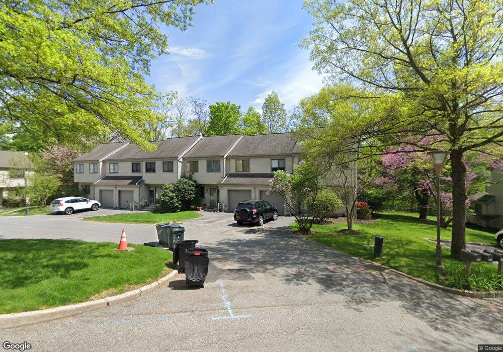 703 Hunters Run, Dobbs Ferry, NY 10522 - photo 1